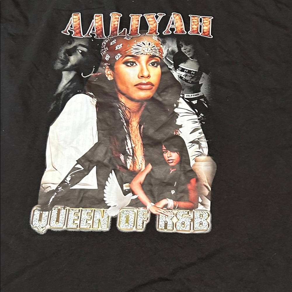 Aaliyah, Queen of R&B Graphic Tee